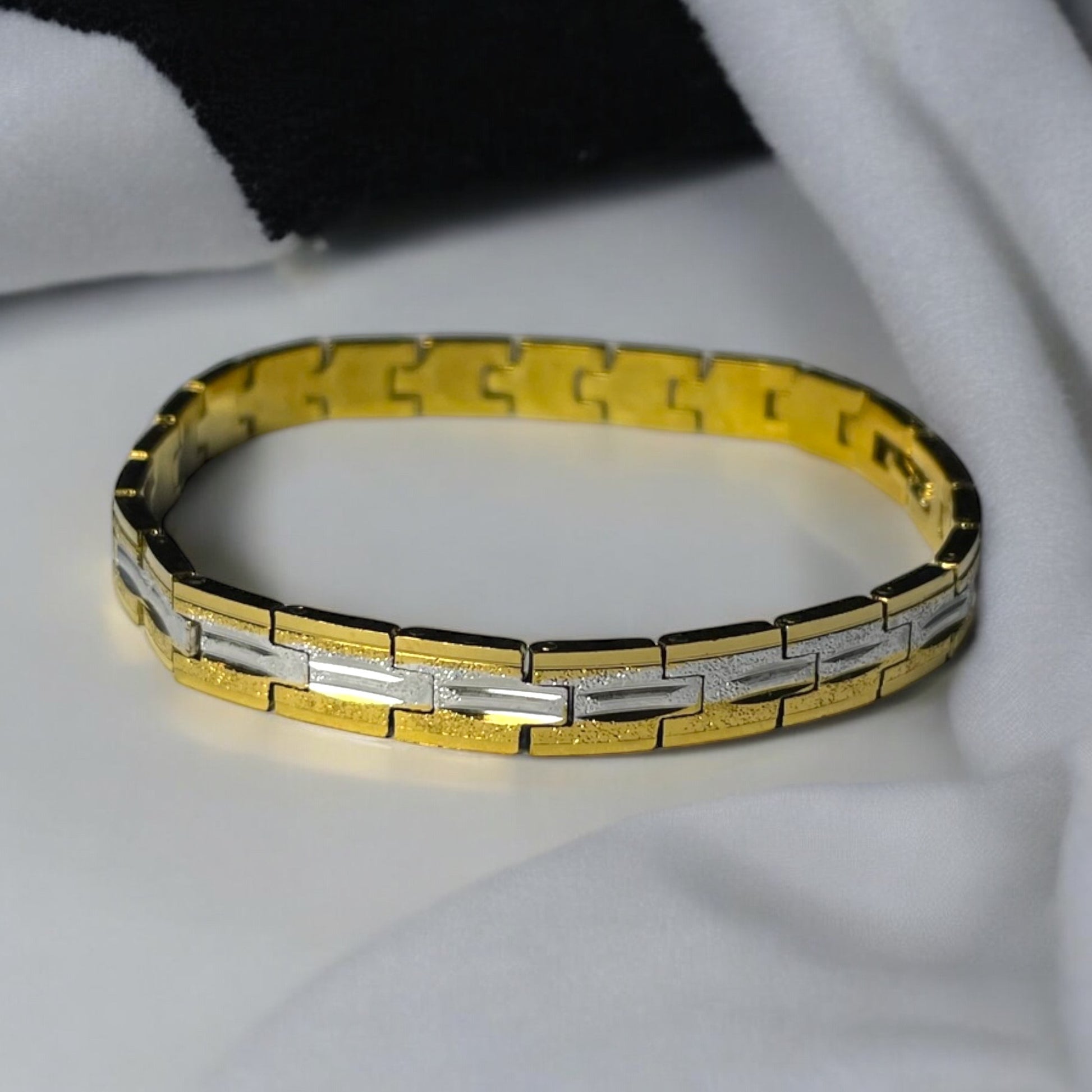 Phantom Link Bracelet (gold and silver)