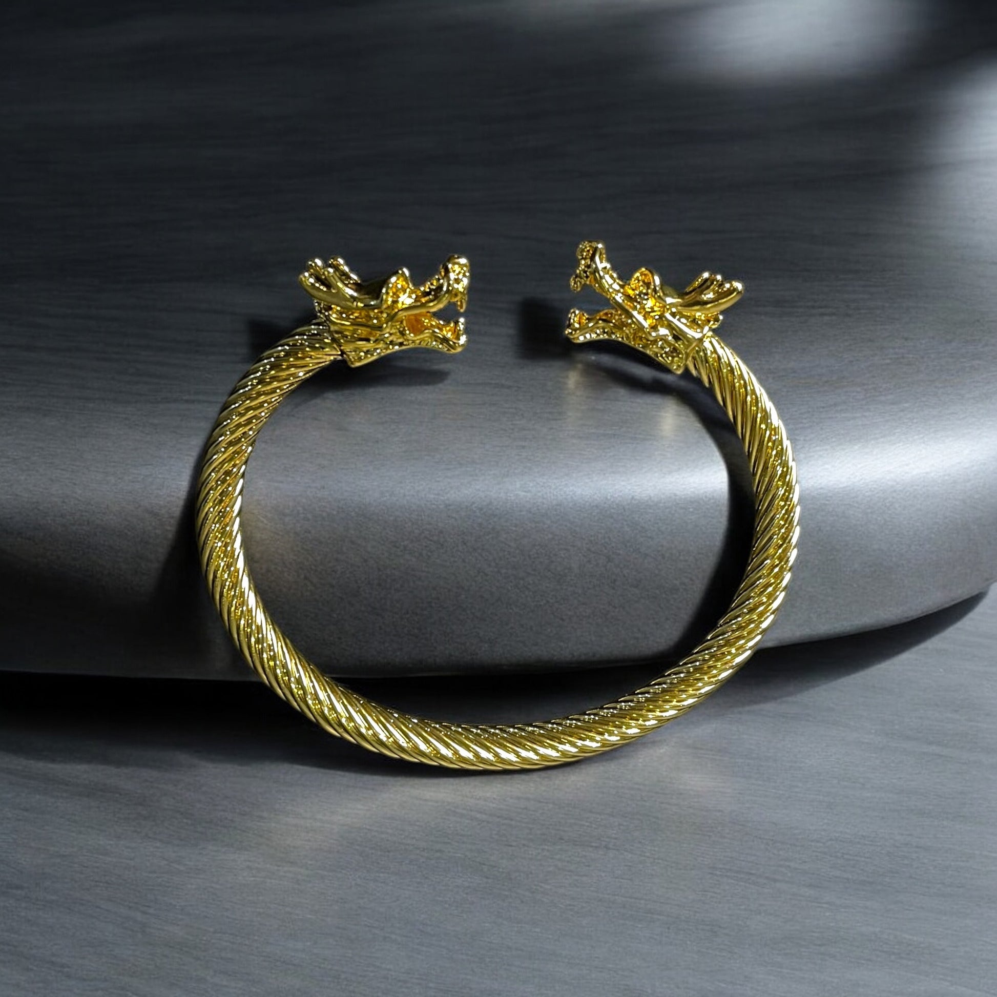 Majestic dragons cuff